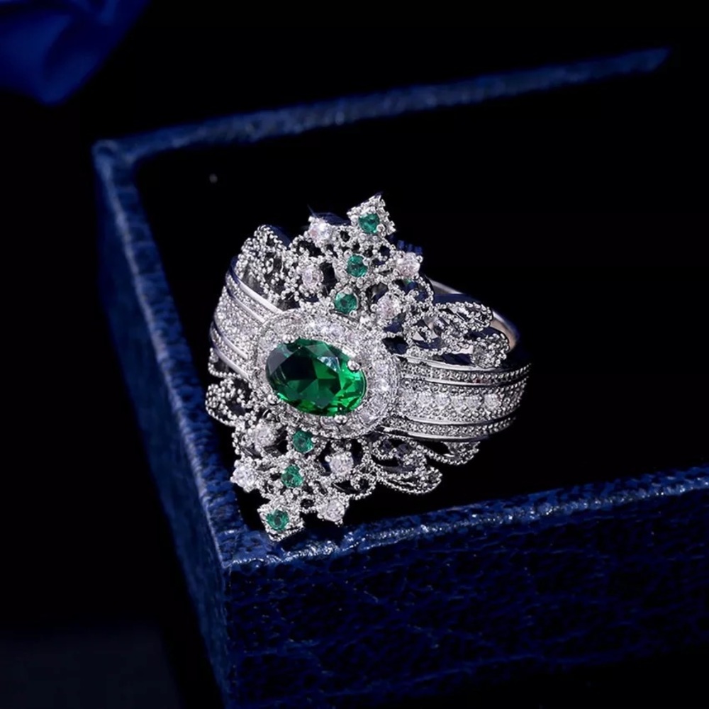 New Women’s 925 Silver Beautiful Emerald Ring - Picture 3 of 4